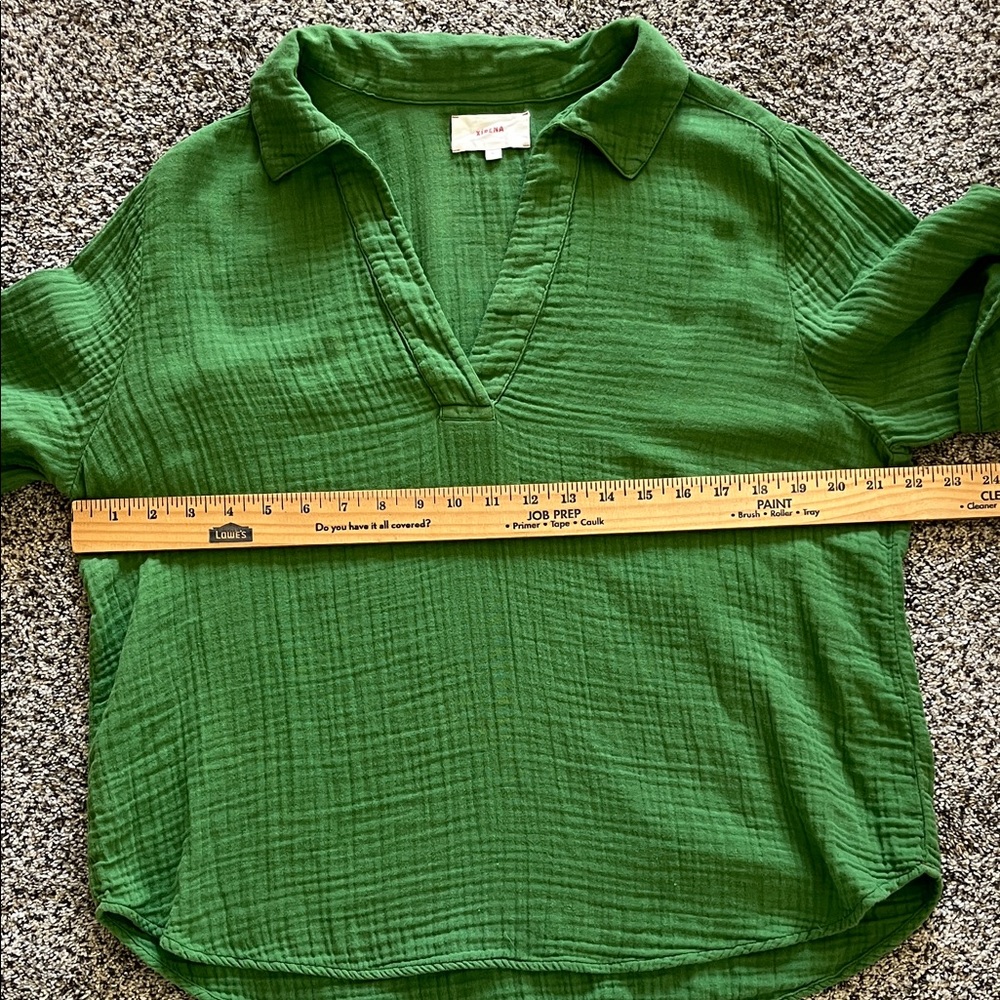 XiRENA Emerald Green Gauzy Top, size Medium - Picture 6 of 7
